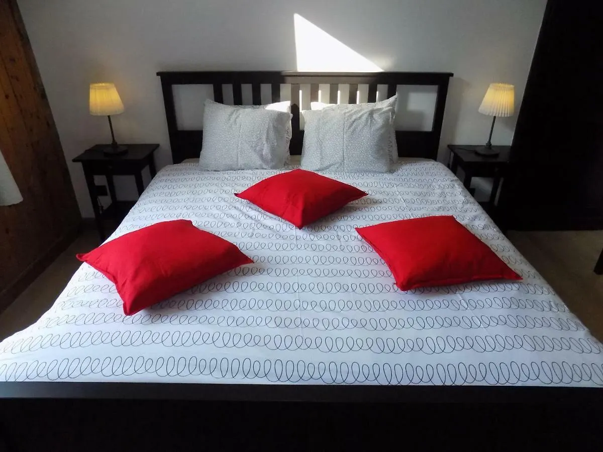Maison Roosevelt - Charleroi Airport - Ideal Families 0*,  Belgia